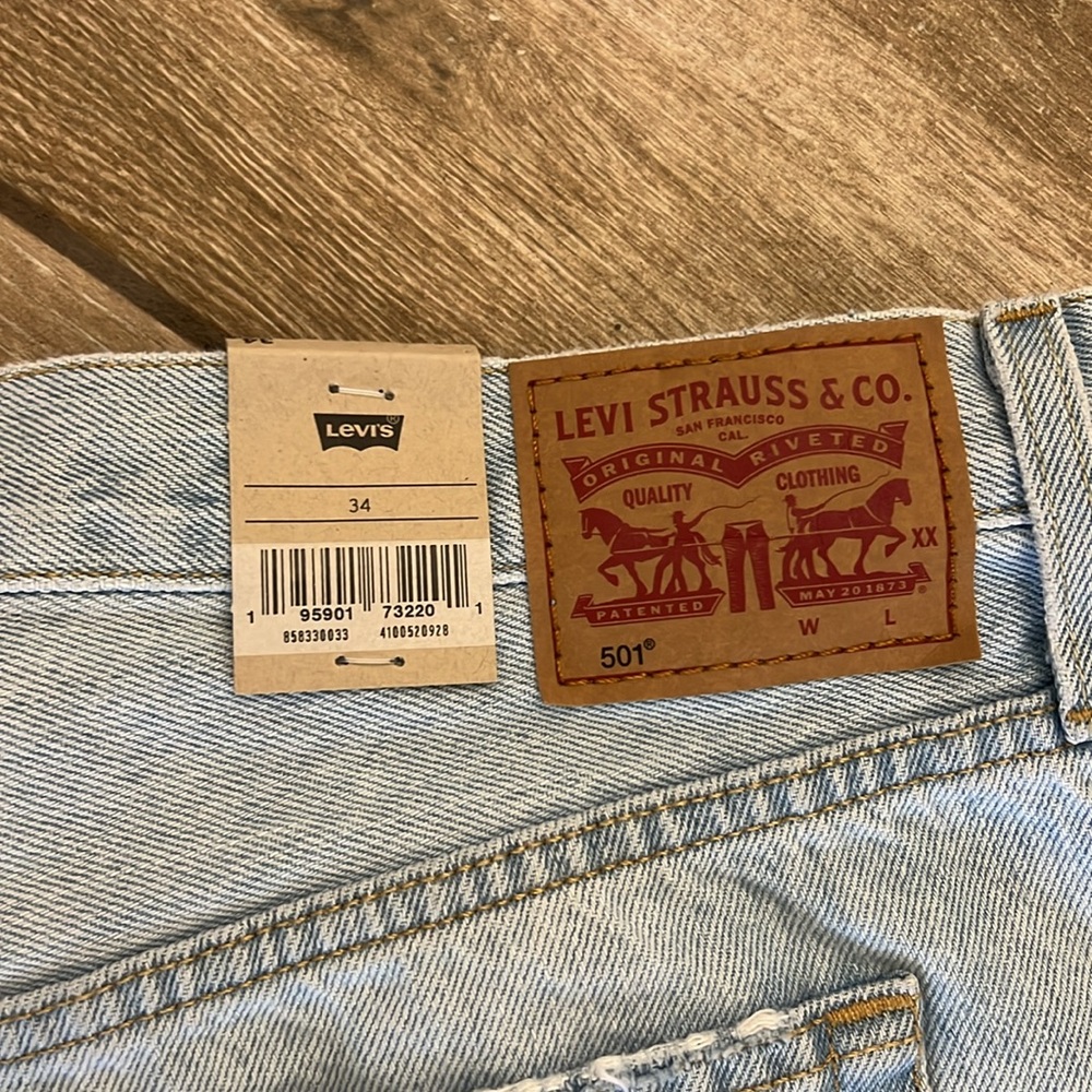 NEW Levi’s 501 high rise mid thigh jeans shorts light wash size 34 - Picture 3 of 4